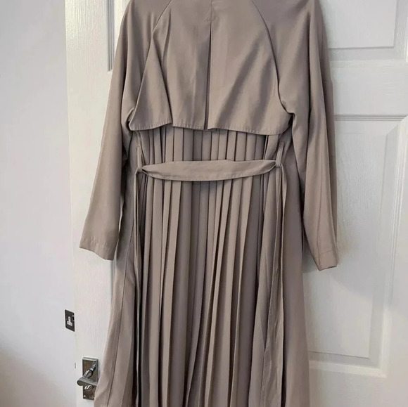 Zara Trench Coat Nude Beige Belted With Pleated Back Size S M - Picture 4 of 8